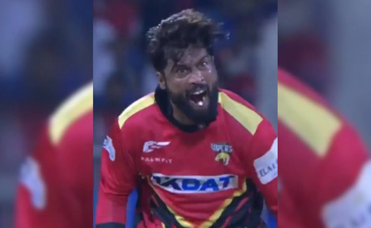 Anger or happiness? Mohammad Aamir’s form showed for the first time after taking wickets, Video