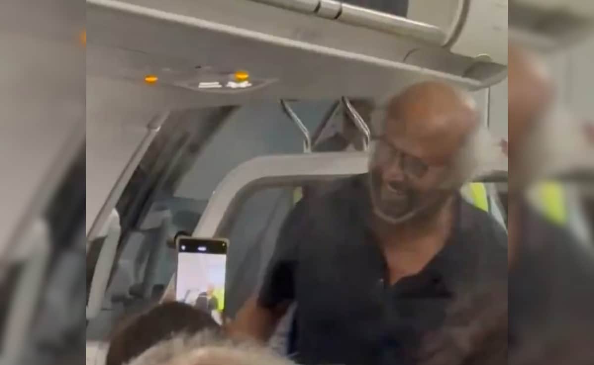 500 crore net worth yet superstar Rajinikanth travels in economy class, fans said- only man with no hateers