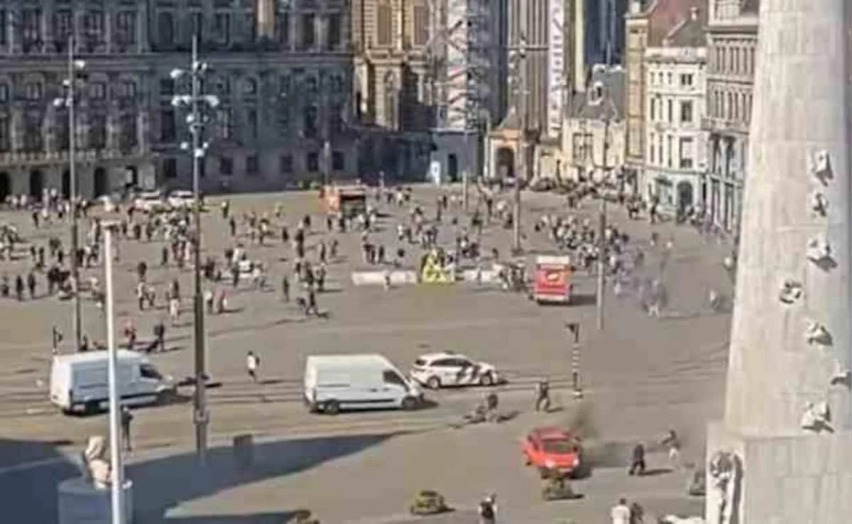 Car explosion at Dam Square in Amsterdam, suspect detained by police