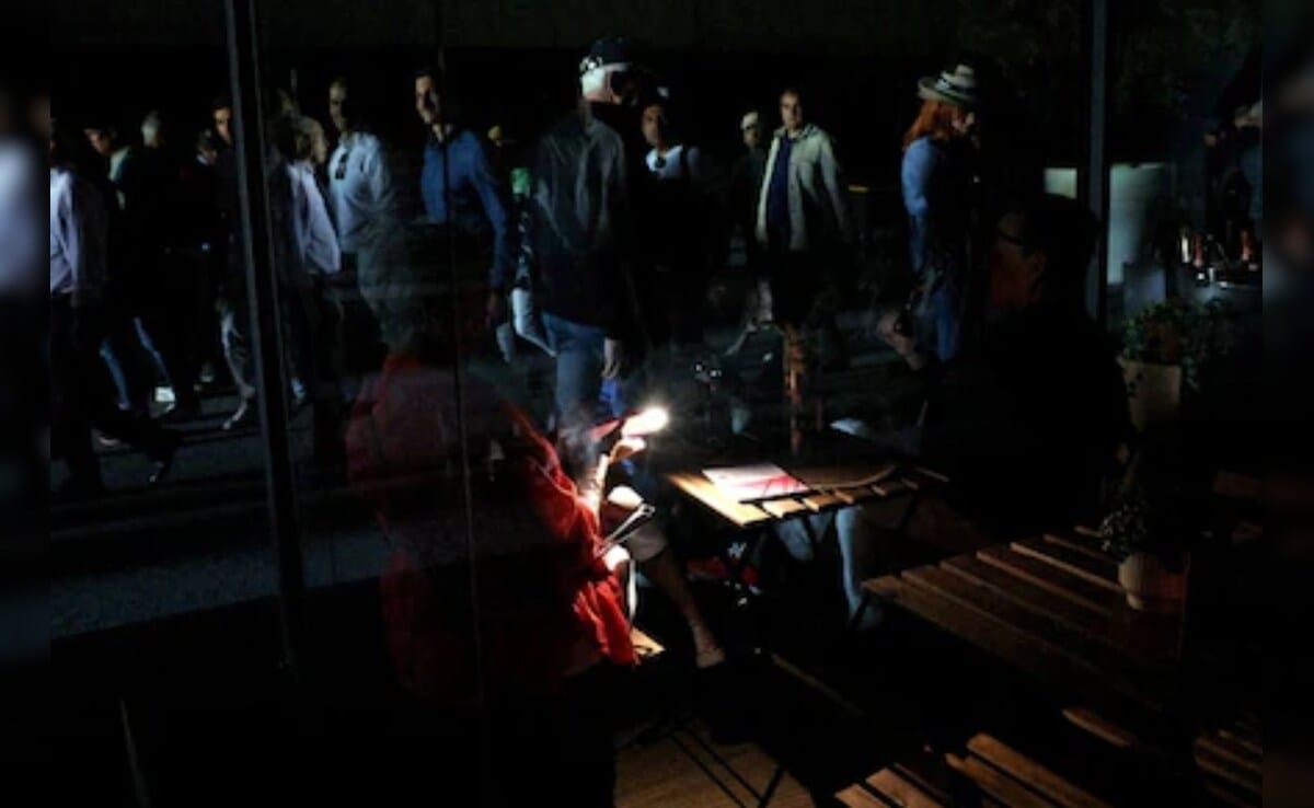 Europe immersed in darkness due to power cuts! All stalled from plane to metro in France, Spain, Portugal