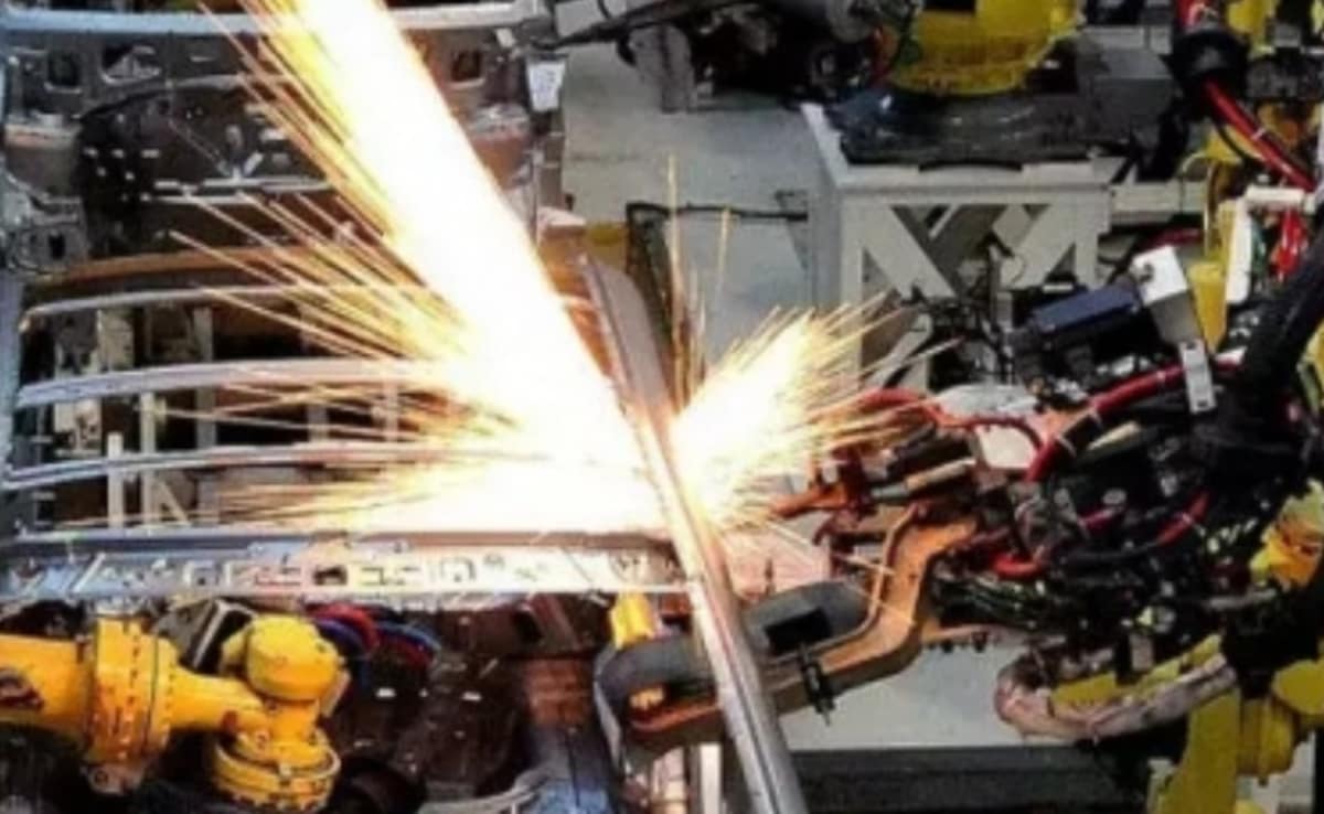 Industrial production rose three percent in March on the basis of electricity and manufacturing sector
