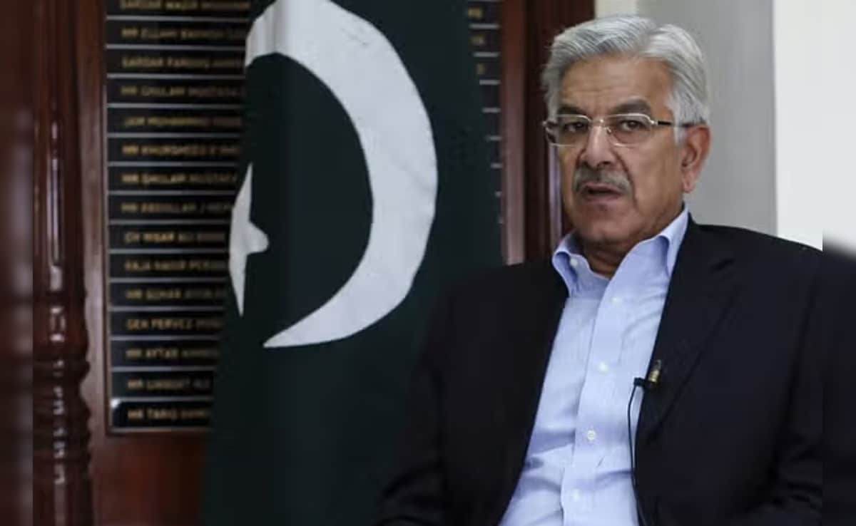 Panic in Pakistan, Defense Minister said- India can attack anytime, Army Earlt